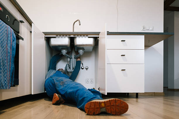Professional Plumbing technician working in Round O, SC